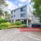 The Poplars, 2,36 Magnus Street - Comfortable Unit With Air Conditioning and Wi-Fi