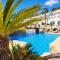 Casa Sunrise - Costa Blanca House with Rooftop, 5 Swimming Pools and Panoramic Sea- and views at Peñon de Ifach