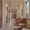 Elphinstone Hotel