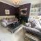 Interior Designed 4 bed Home Horsforth with gym! - Horsforth