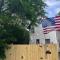 Walk to Niagara Falls. Renovated 3 bed house!