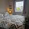 Stylish 2-Bed Apartment - Sleeps 4 Parking & WiFi - 考文垂