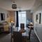 Stylish 2-Bed Apartment - Sleeps 4 Parking & WiFi - 考文垂