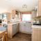 Dog Friendly 3 Bedroom Static Caravan In Fritton - Belton