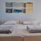 Apartment with direct Sea View, Free Parking and close to Beaches and Promenade - 洛夫兰