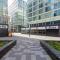 Central Hub Apartment with Balcony, Fast Wifi, Smart TV and Free Parking - 米尔顿凯恩斯