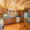Firefly Lodge, hot tub, games, mountain views - Брайсон-Сити