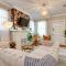 Lovely Mobile Home with Smart TV 2 Mi to Downtown! - موبايل