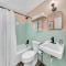 Beachy Bungalow 111