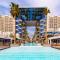 Elegant Dubai at FIVE Palm Residences - 迪拜