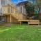 Sunnyside Townhouse with Rumpus, Parking and Deck - Auckland