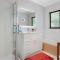 Sunnyside Townhouse with Rumpus, Parking and Deck - Auckland