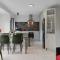 Sunnyside Townhouse with Rumpus, Parking and Deck - Auckland