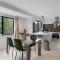 Sunnyside Townhouse with Rumpus, Parking and Deck - Auckland