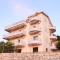 Vila Merkuri - 3-Storey Villa with Sea View