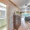 Rustic River Cabin with Dock and Covered Deck! - 韦科