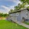 Rustic River Cabin with Dock and Covered Deck! - 韦科