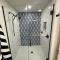Tradewinds Cottage Completely Renovated Easy Beach & Pool Access - 布雷登顿海滩