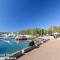 The Poplars, 8-36 Magnus St - fantastic water views, pool and WiFi - 尼尔森湾