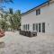 5000 Square Ft Beautiful Mansion w 6br Hot Tub Playground Movie Theater & Game Room - Dania Beach