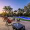 5000 Square Ft Beautiful Mansion w 6br Hot Tub Playground Movie Theater & Game Room - Dania Beach