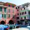 Vernazza Marina Apart, front Beach, 2BDR with Aircondo, 2BHT, few steps, Free Private parking on request