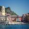 Vernazza Marina Apart, front Beach, 2BDR with Aircondo, 2BHT, few steps, Free Private parking on request