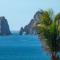 Views to El Arco, Famous Cabo San Lucas bay rock formation - 埃尔普埃夫利托