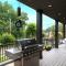 Top of The Hill Luxury Clarendon 4-BR Homestay
