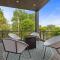 Top of The Hill Luxury Clarendon 4-BR Homestay