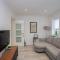 Bright Central Flat with Balcony and Free Parking