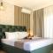 PLAZA ELEGANT SUITE center