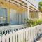 Sea Breeze -Great Location!