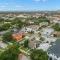 SoHo Serenity - Amazing Home with Private Pool & Hot Tub, SoHo District