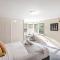 Private Ensuite Room in Pymble near Train & Bus Sleeps 2 - Pymble