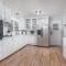 Touchdown Townhouse: Your Home near Stadium