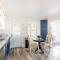 Southern Charm l 5BR l Sleeps 14 l A Location