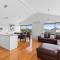 Half Moon Bay Hideaway 1 min to Foreshore - Indented Head