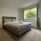 Skyline Serenity House - Close to city and airport