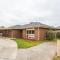 Cozy Family Friendly Werribee Home - Werribee