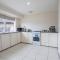 Cozy Family Friendly Werribee Home - Werribee