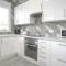 Modern Detached 4 Bed 3 Bath Villa with private pool close to all amenities