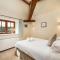 Blacksmiths cottage set on a peaceful farm - Buckinghamshire