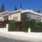 Villa Best Holiday- breathtaking sea views, amazing garden, private pool, BBQ, next to CORAL BAY, Lower Peyia, Paphos