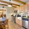 Cumberland Cottage - 2 Blocks to Downtown Dover!