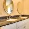 Cumberland Cottage - 2 Blocks to Downtown Dover!