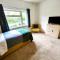 4BR Free Parking Wi-Fi, Long Stays-Business-Families, Wakefield - Stanley
