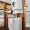Apollo Bay Cottages- Wild Dog