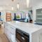 Prime Location, Stylish Space: 3BR Home with BBQ - Los Angeles