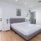 Prime Location, Stylish Space: 3BR Home with BBQ - Los Angeles